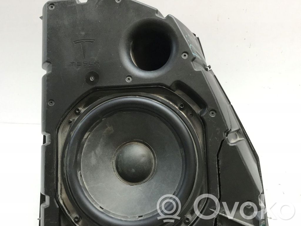 Tesla Model Y Subwoofer 