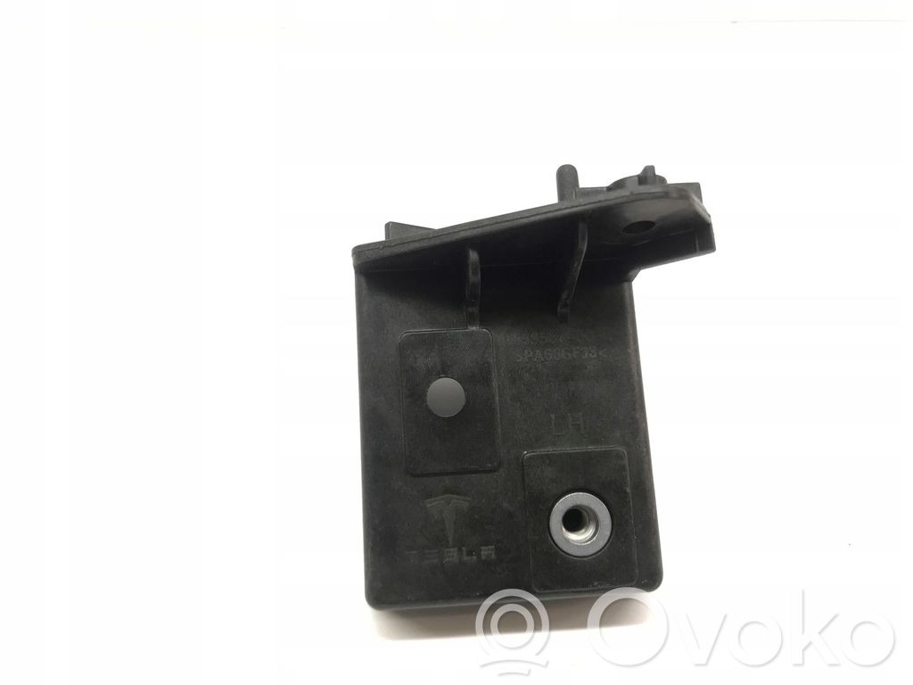 Tesla Model S Front bumper mounting bracket 