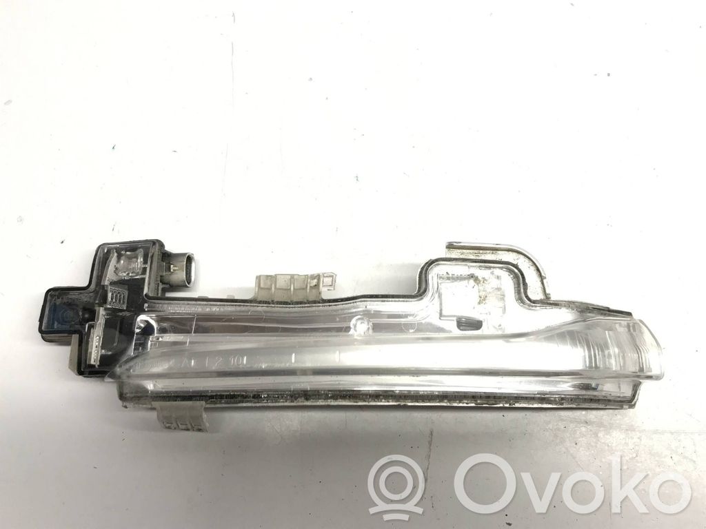 Volvo V40 Semnalizator pe oglindă 