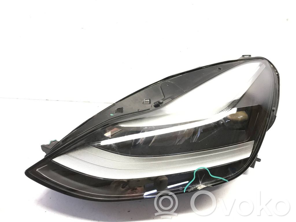 Tesla Model 3 Scheinwerfer 