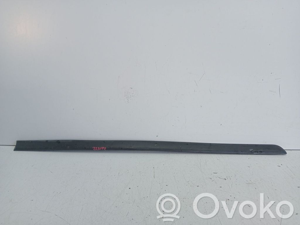 Moldura inferior   8208452
