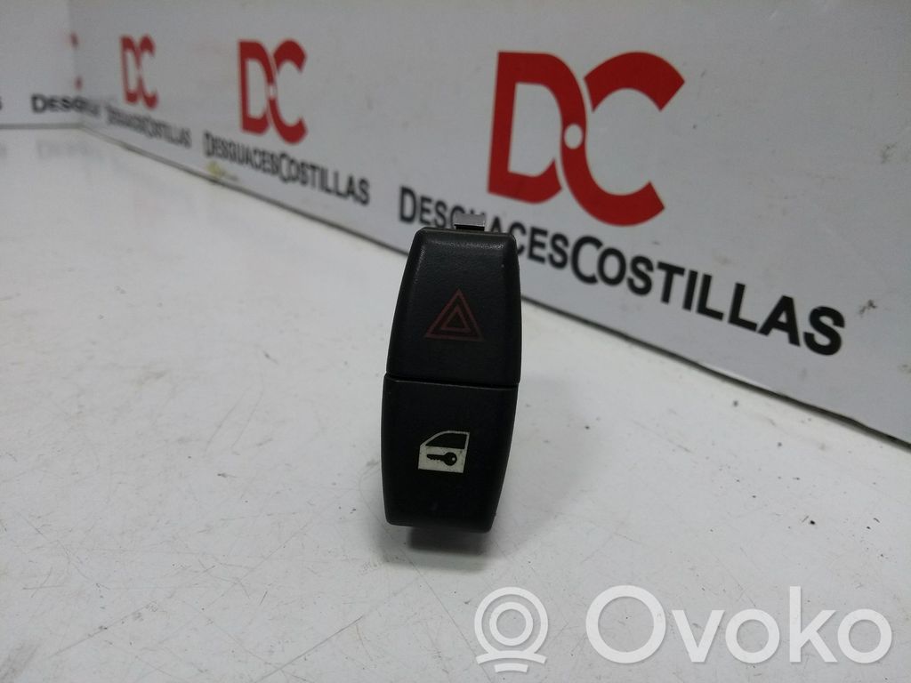 BMW 5 E39 Botón interruptor de luz de peligro 