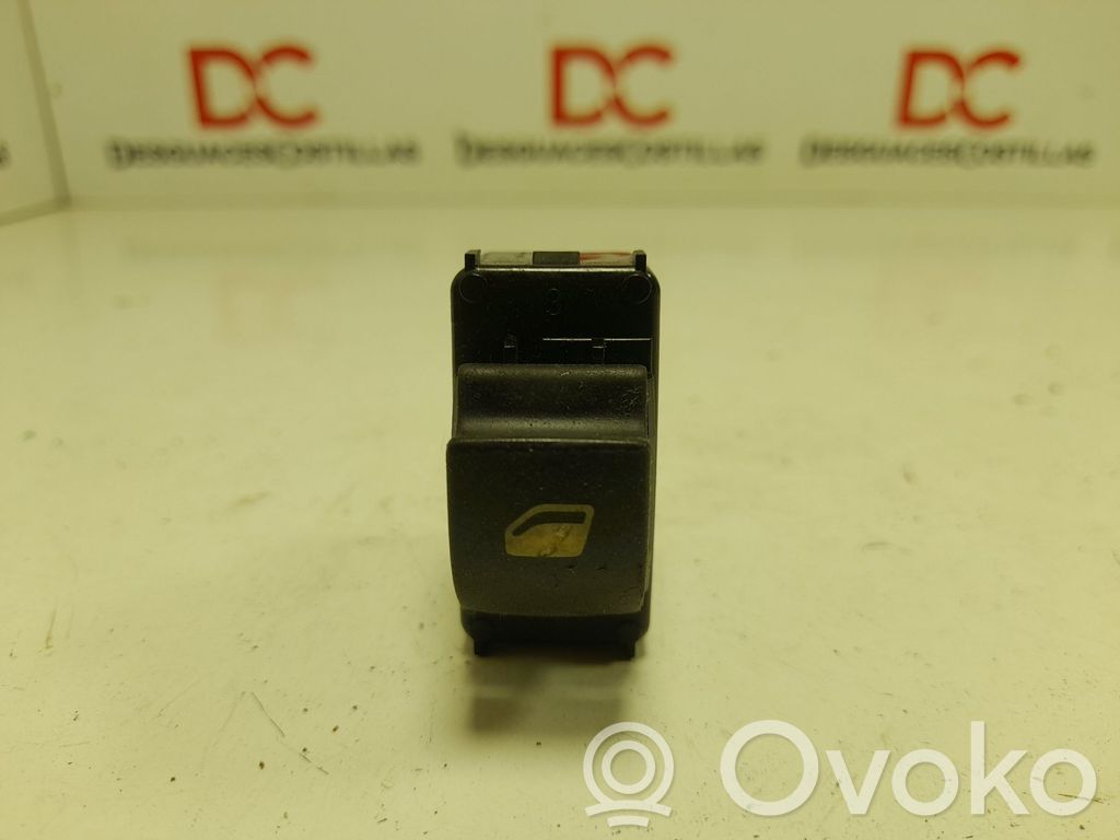 Peugeot 207 Electric window control switch 