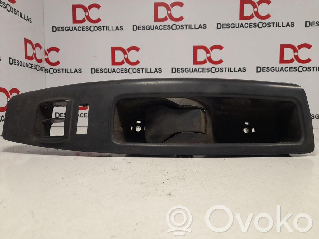 Opel Combo D Front door interior handle 