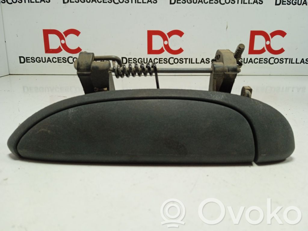 Manecilla externa puerta trasera
