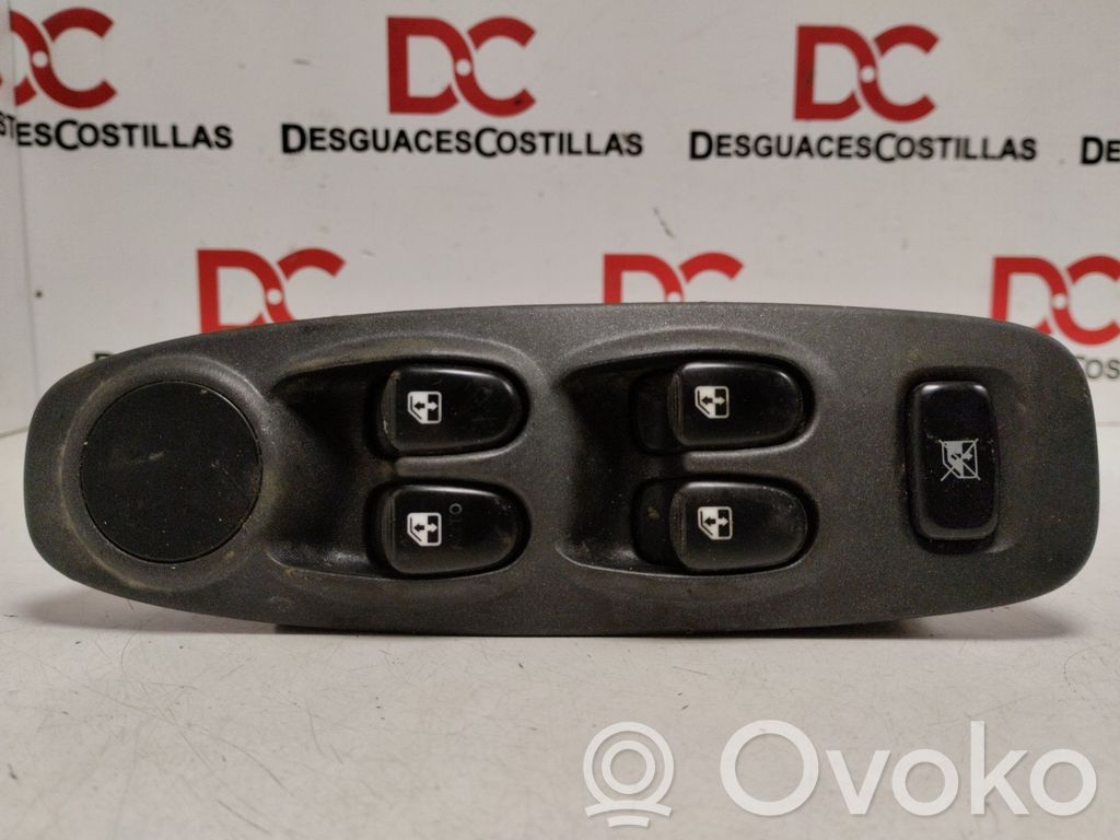 Hyundai Accent Interruptor del elevalunas eléctrico 