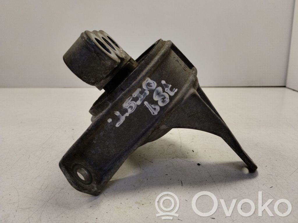Engine mount bracket   90575772