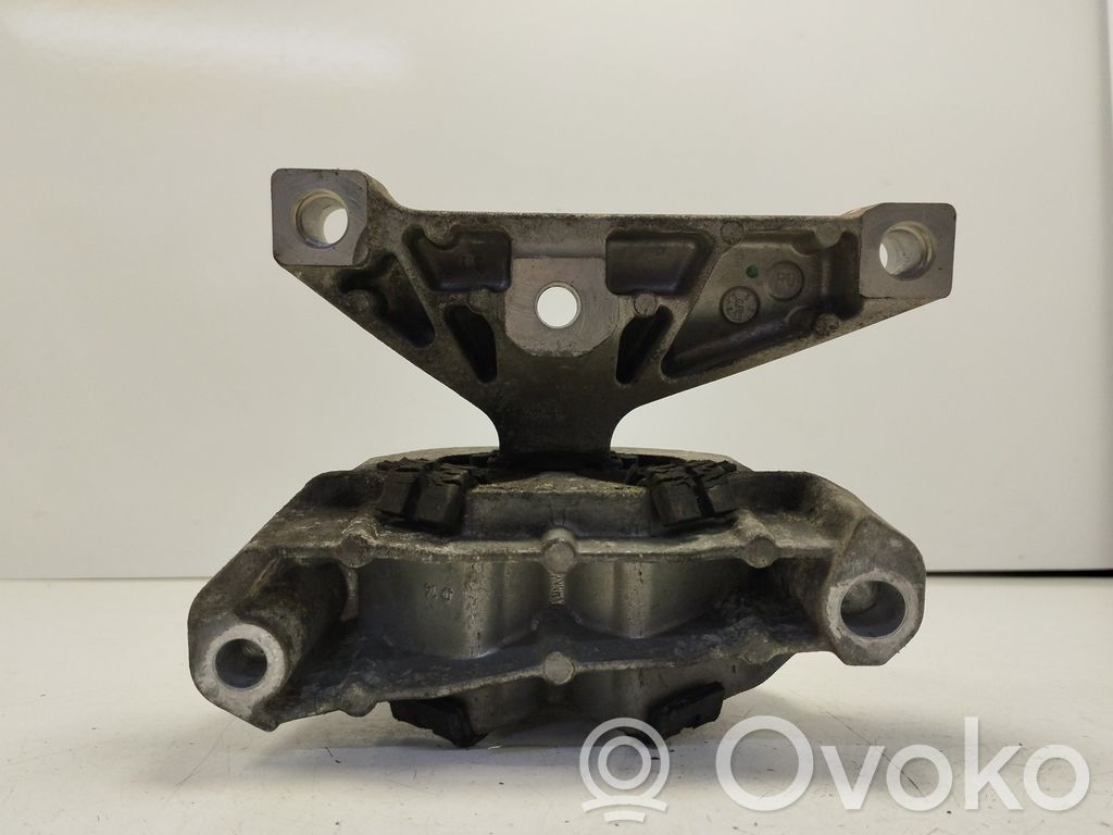 Citroen C2 Engine mount bracket 