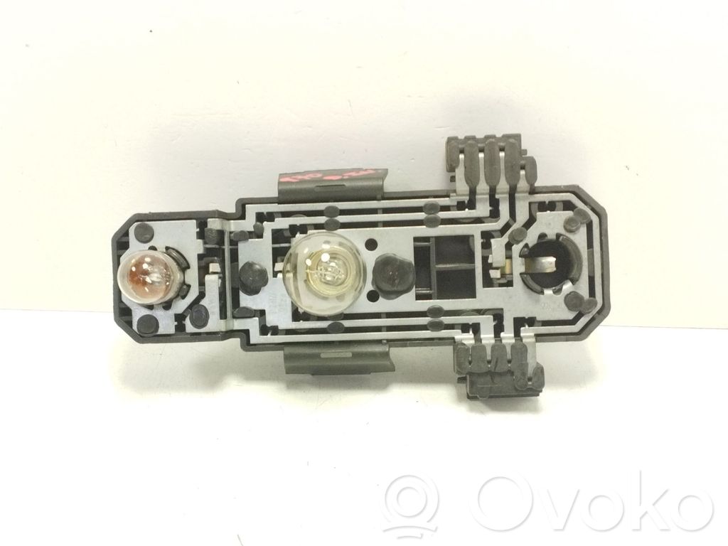 Volvo 940 Aizmugures spuldzes vāka turētājs 