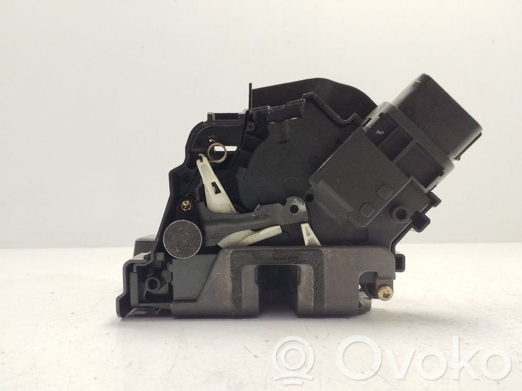 Ford Focus Front door lock 