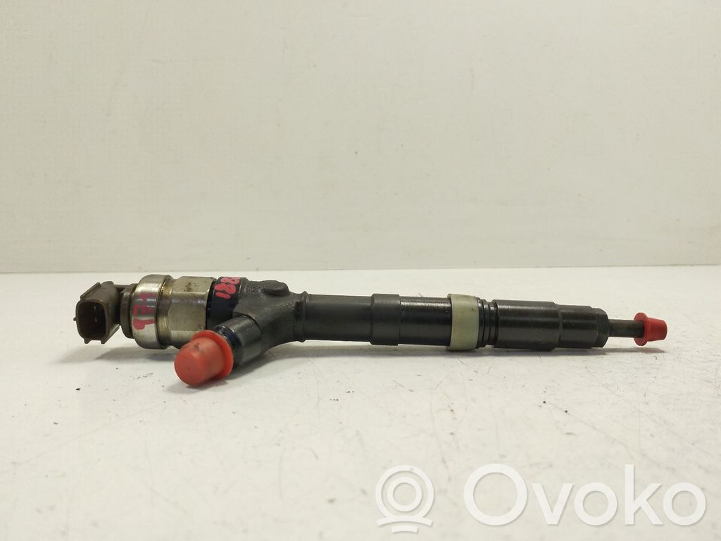 Inyector de combustible   236700G010
