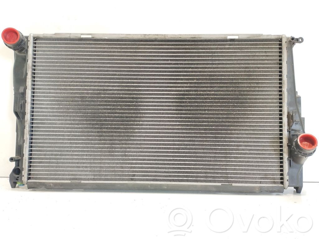 BMW 1 E81 E87 Dzesēšanas šķidruma radiators 