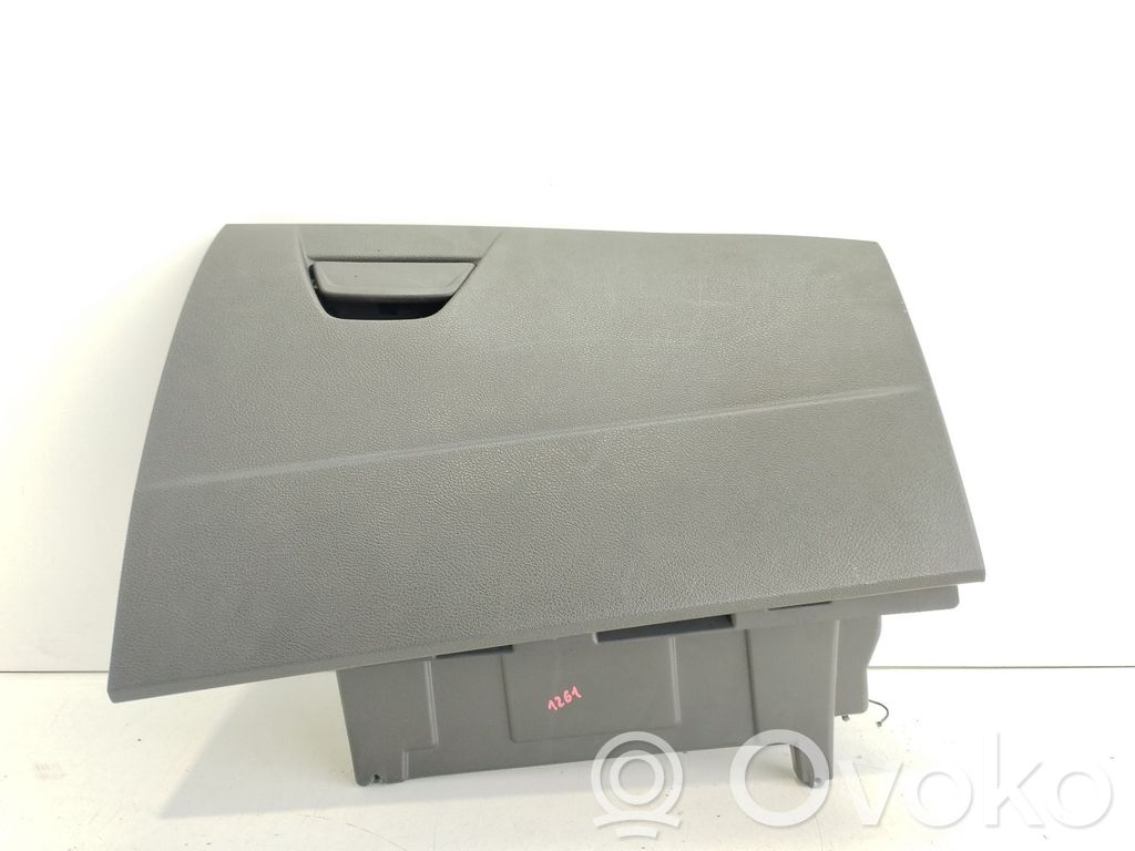 Ford Focus Glove box 