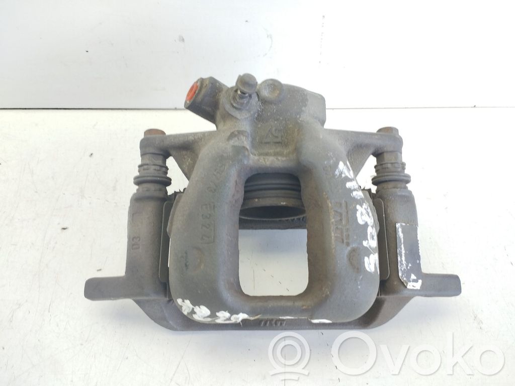 Peugeot 407 Zacisk hamulcowy przedni 