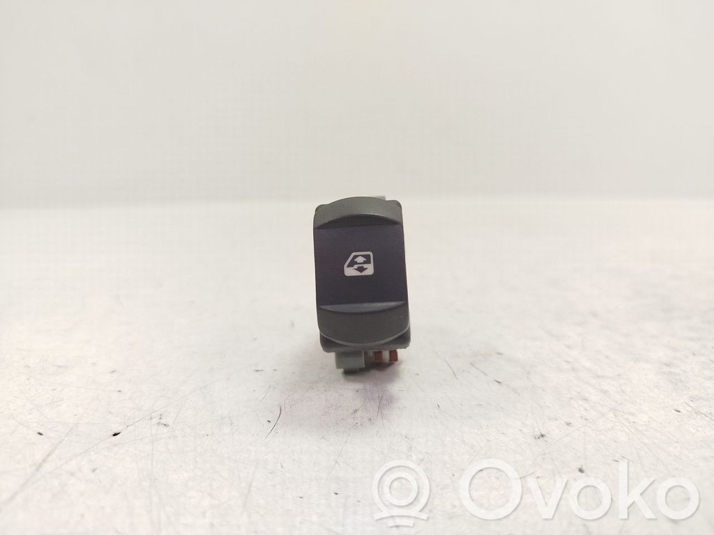 Renault Clio III Electric window control switch 