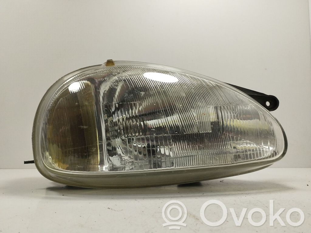 Opel Corsa B Phare frontale 