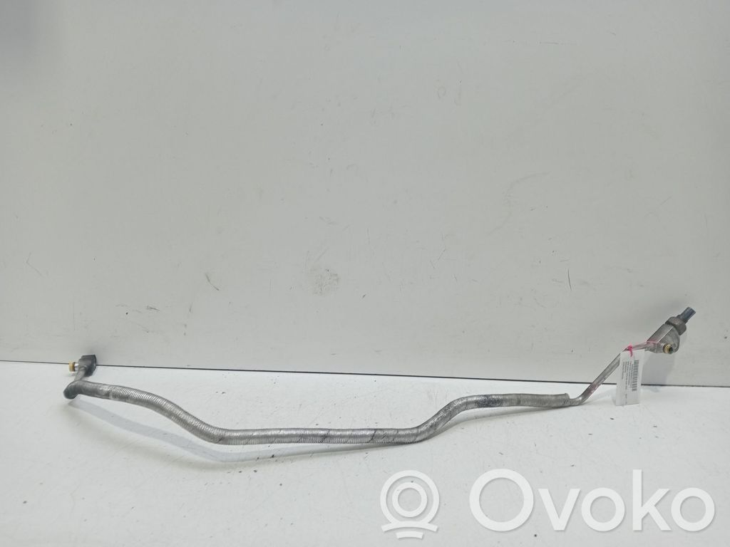 BMW 3 E46 Ilmastointilaitteen putki (A/C) 