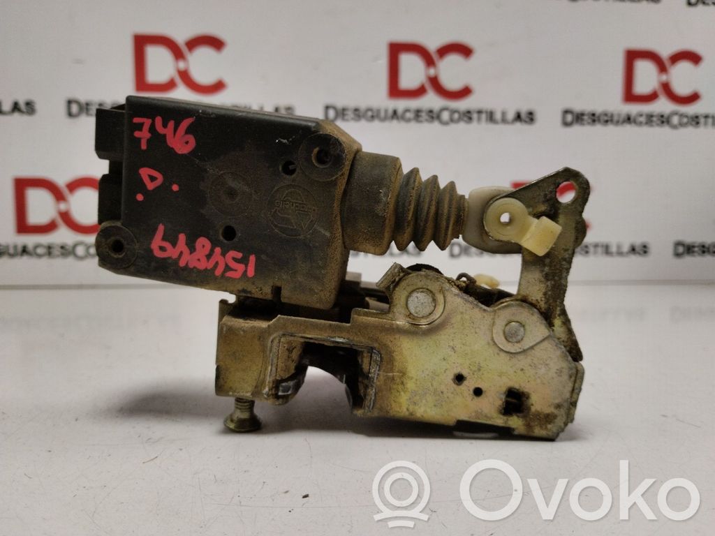 Peugeot 106 Zamek drzwi przednich 