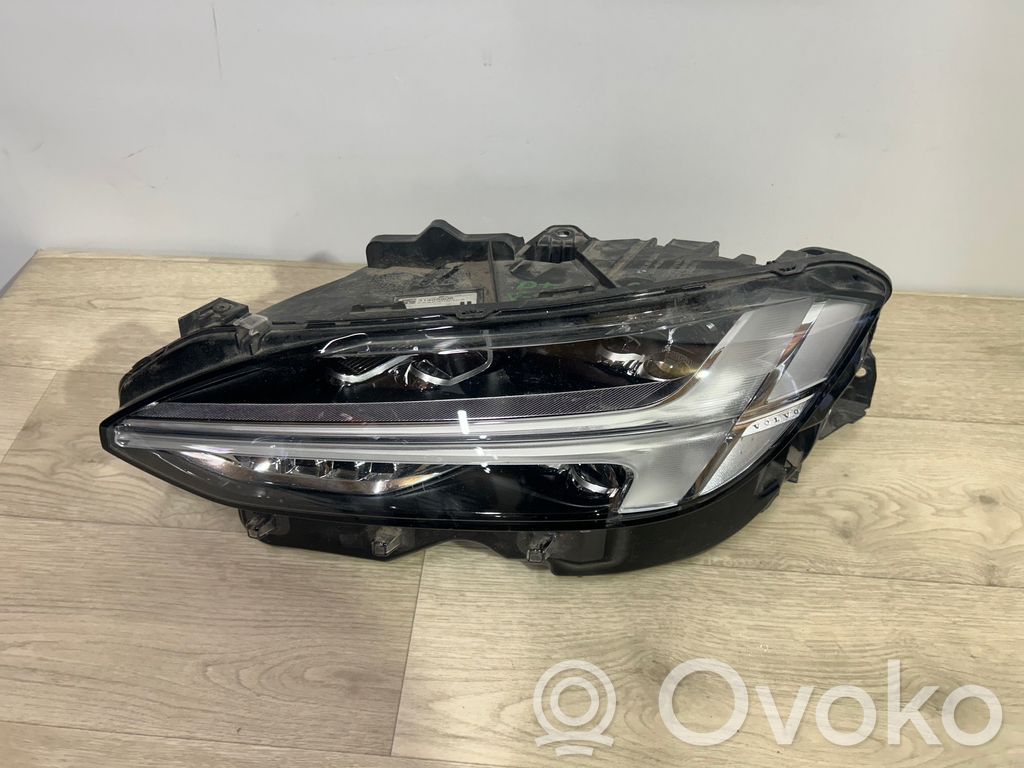 Volvo S90, V90 Scheinwerfer 