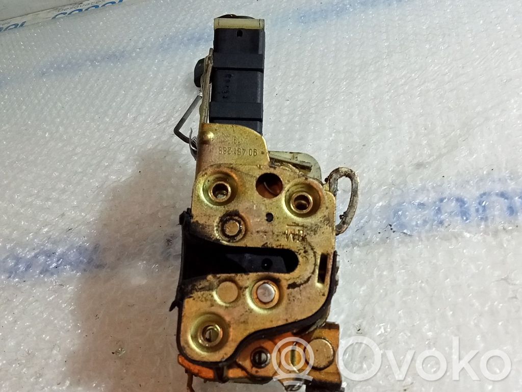 Opel Corsa B Front door lock 