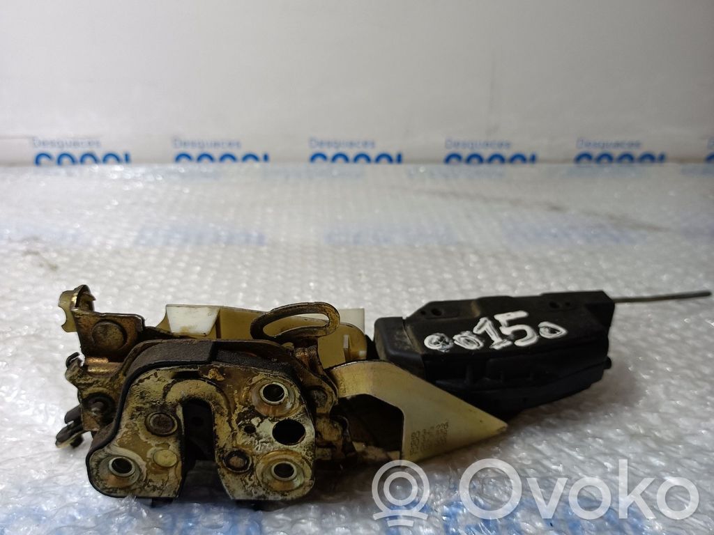 Opel Vectra A Front door lock 