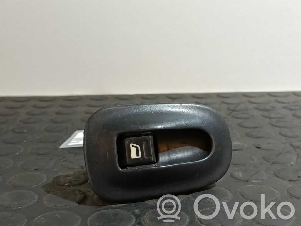 Electric window control switch   E25326