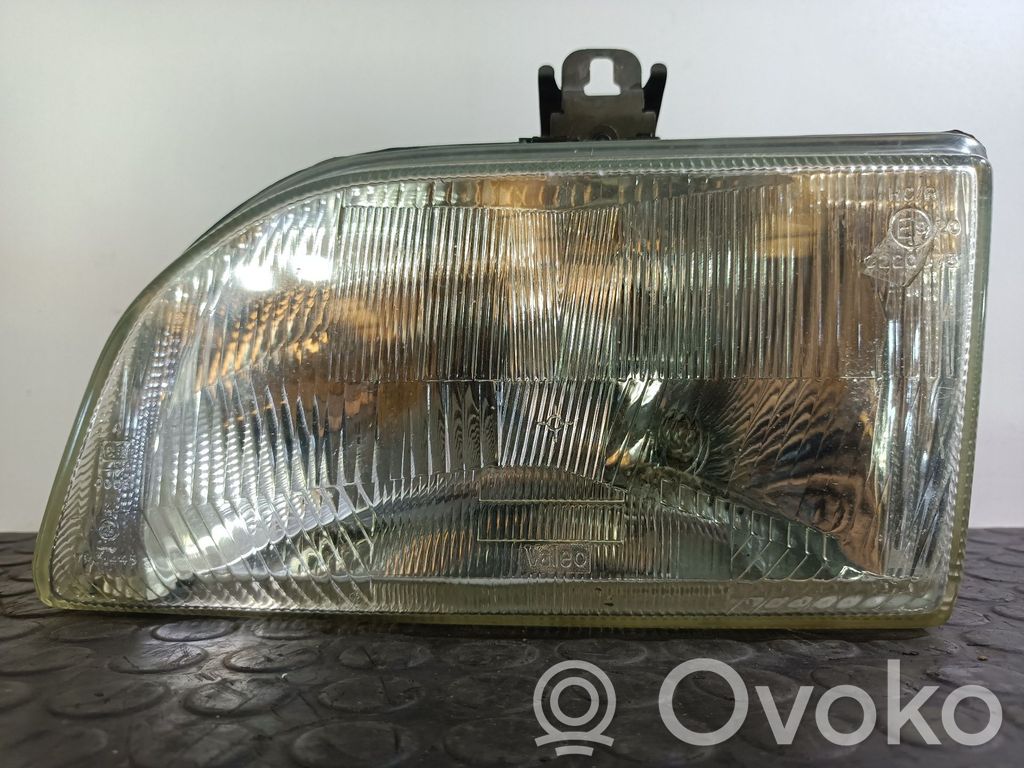 Ford Fiesta Headlight/headlamp 