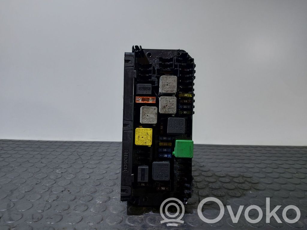 Audi Q7 4L Módulo de fusible 