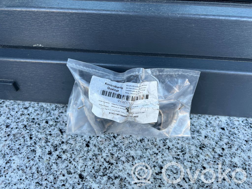 Porsche Cayenne (9Y0 9Y3) Supporto anteriore per il sensore di parcheggio (PDC) 