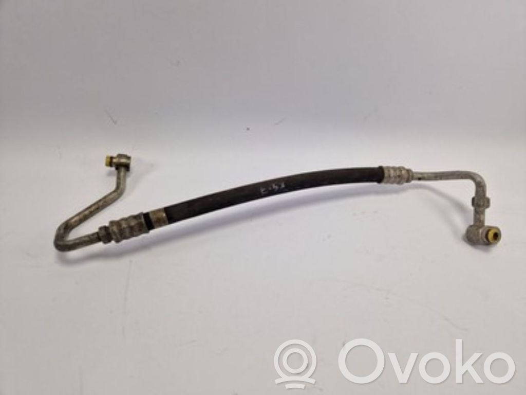 BMW 5 E39 Ilmastointilaitteen putki (A/C) 