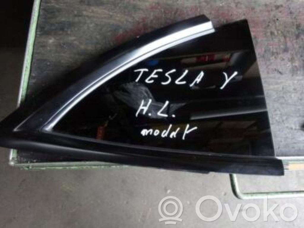 Tesla Model Y Rear side window 