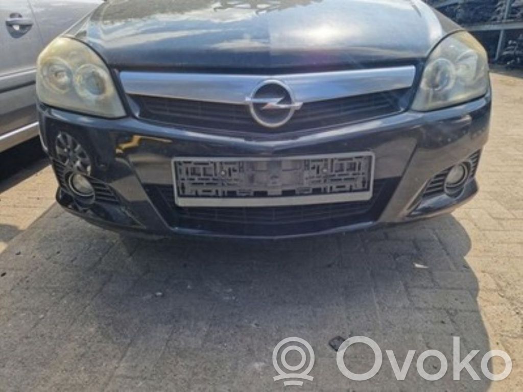 Opel Tigra B Zderzak przedni 