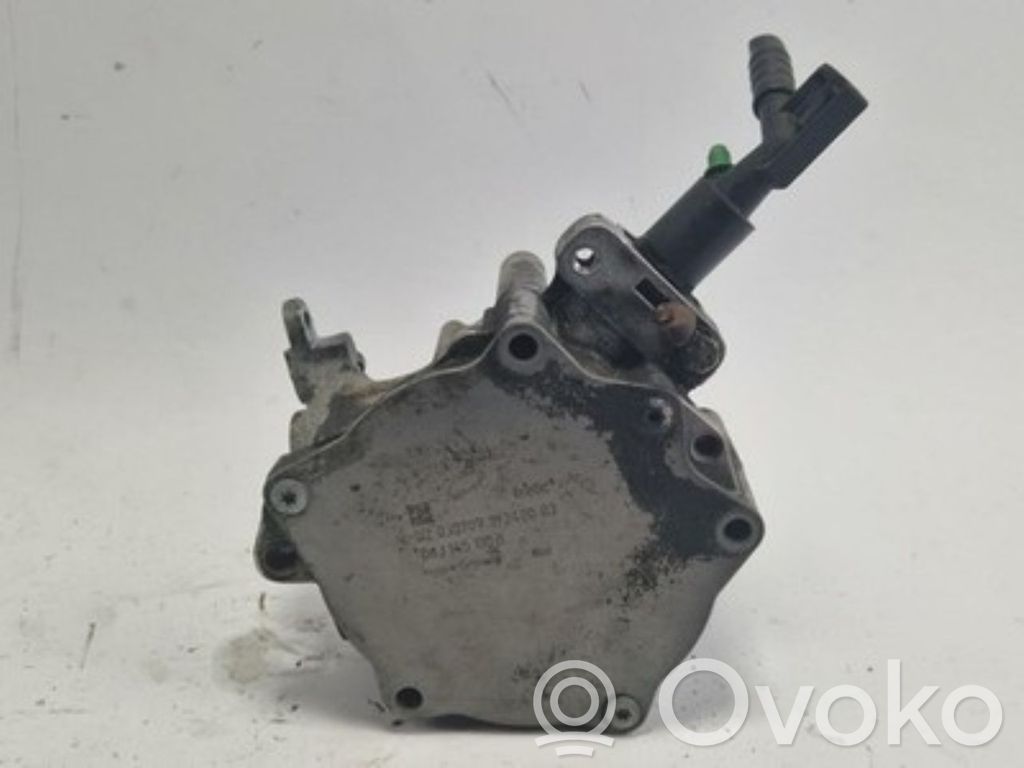 Vacuum pump   06J145100B