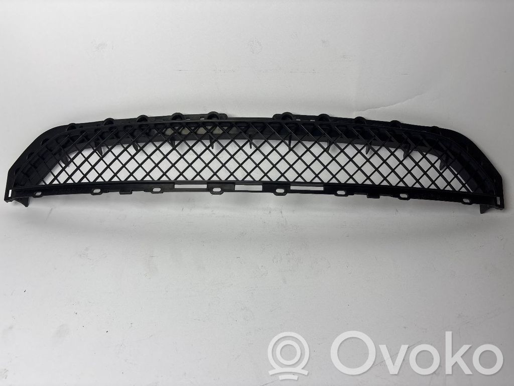 Grille de calandre avant   8204363