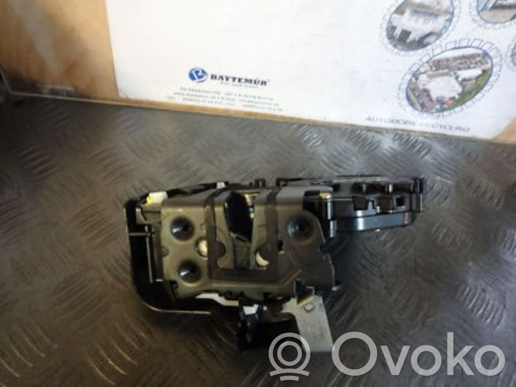 Ford Focus Aizmugurē slēdzene 