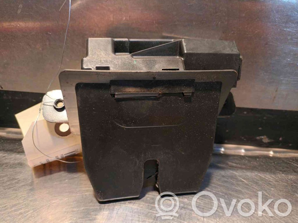 Tailgate/trunk/boot lock/catch/latch   1761865