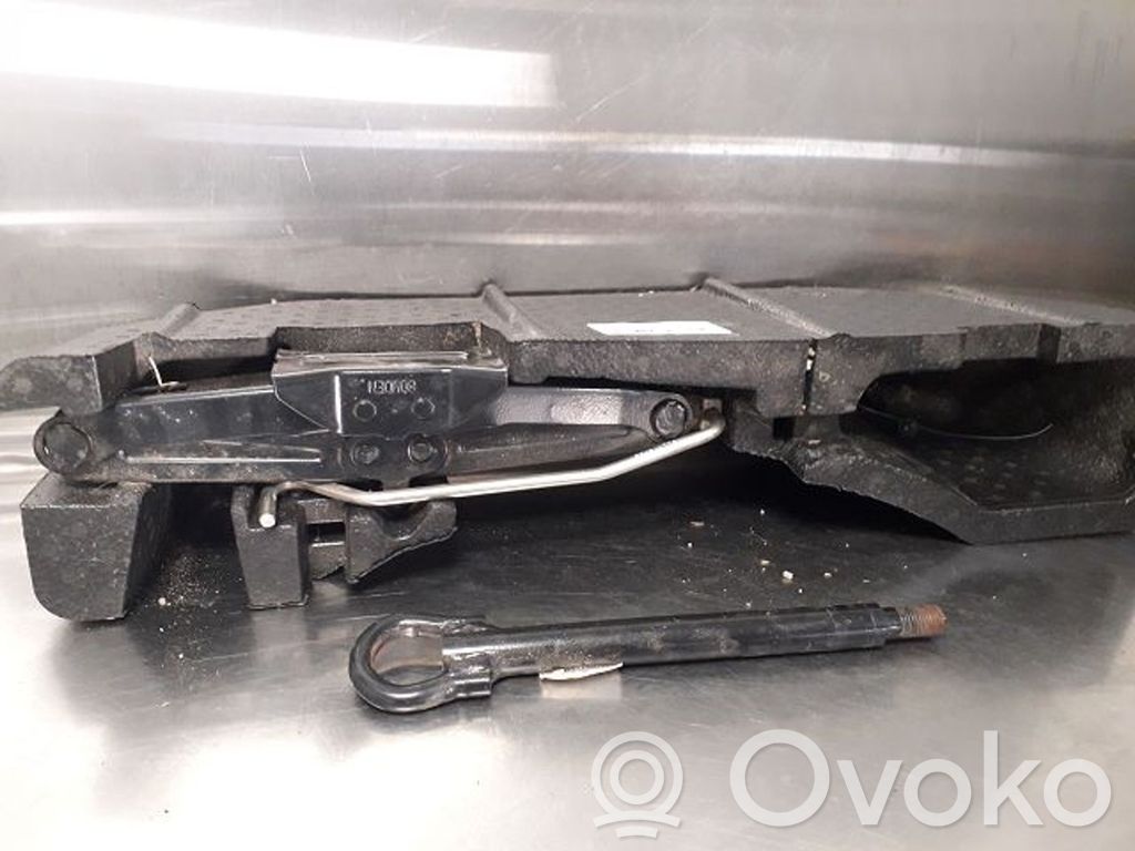 Renault Fluence Zestaw narzędzi 
