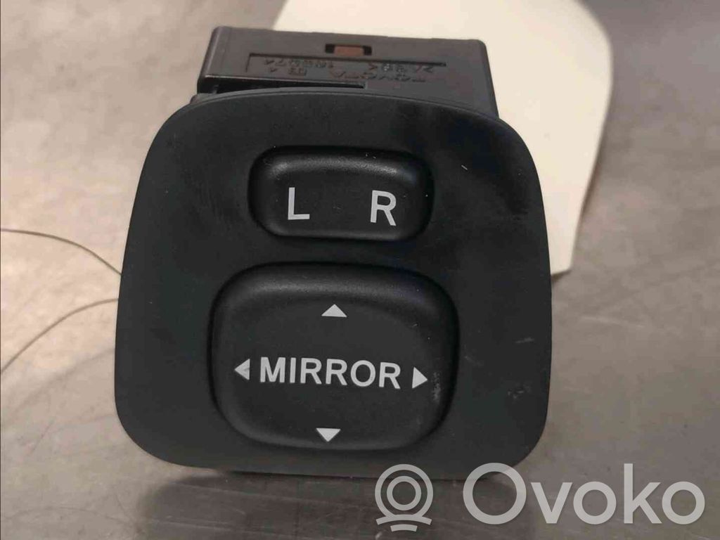 Peugeot 108 Wing mirror switch 