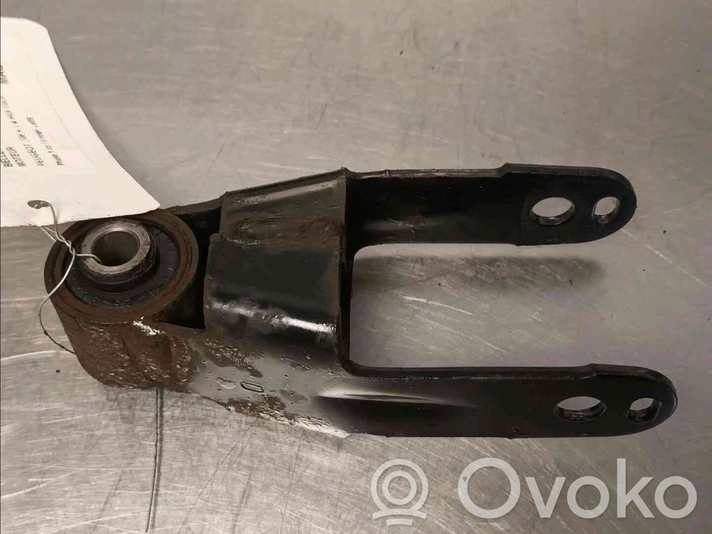 Engine mount bracket   180627