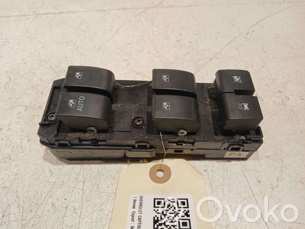 Chevrolet Captiva Przyciski szyb 