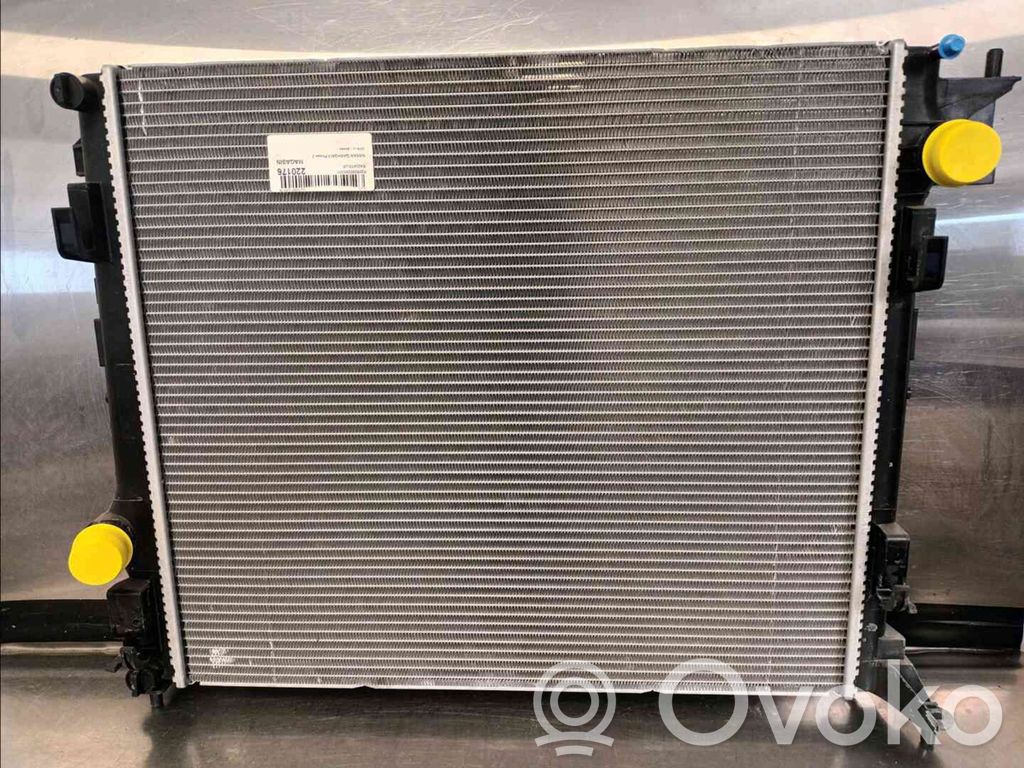 Nissan Qashqai Coolant radiator 