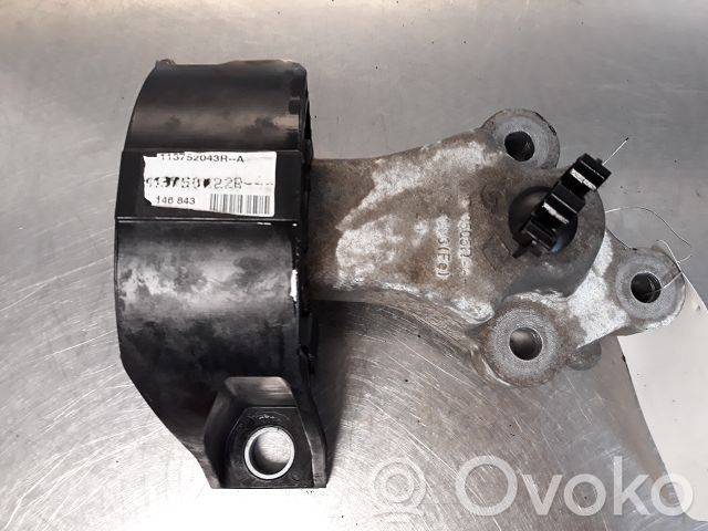 Renault Sandero II Engine mounting bracket 