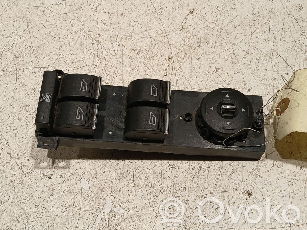 Electric window control switch   1547152