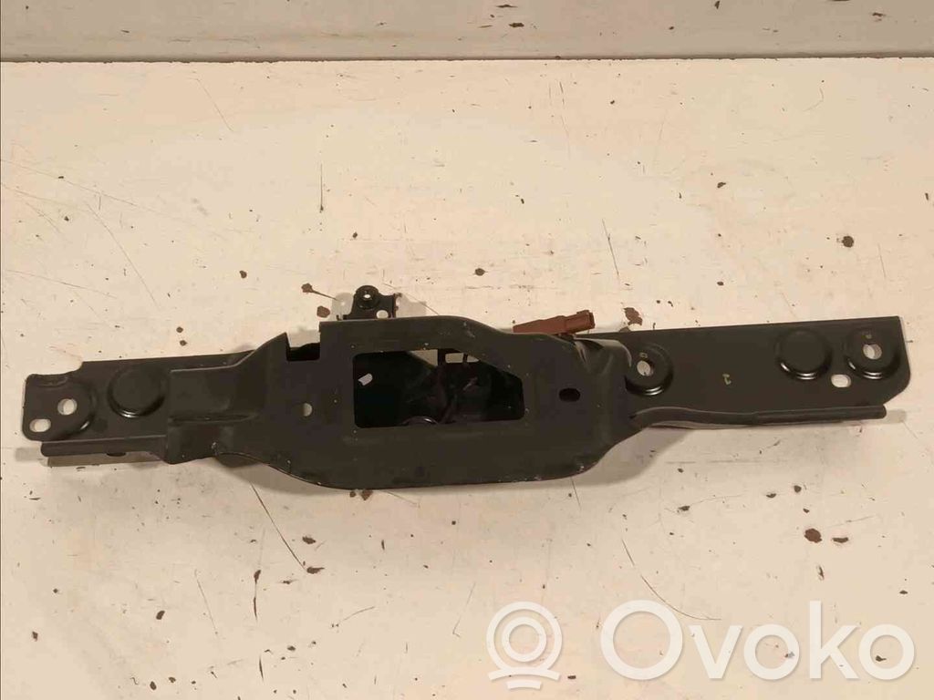 Opel Corsa E Radiatoru paneļa augšējā daļa (televizors) 