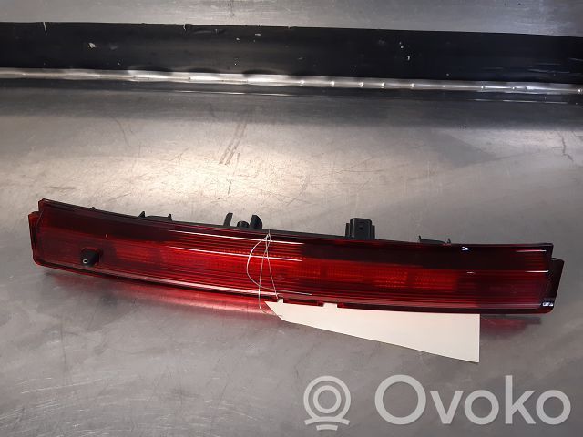 Renault Captur Kolmas/lisäjarruvalo 