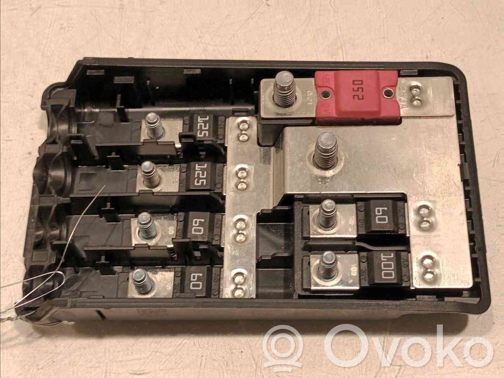 BMW X1 F48 F49 Fuse box set 