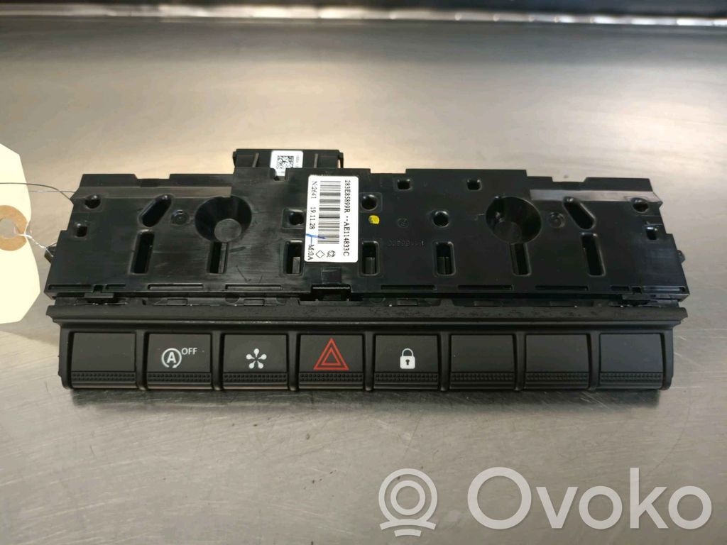 Renault Clio V Hazard light switch 