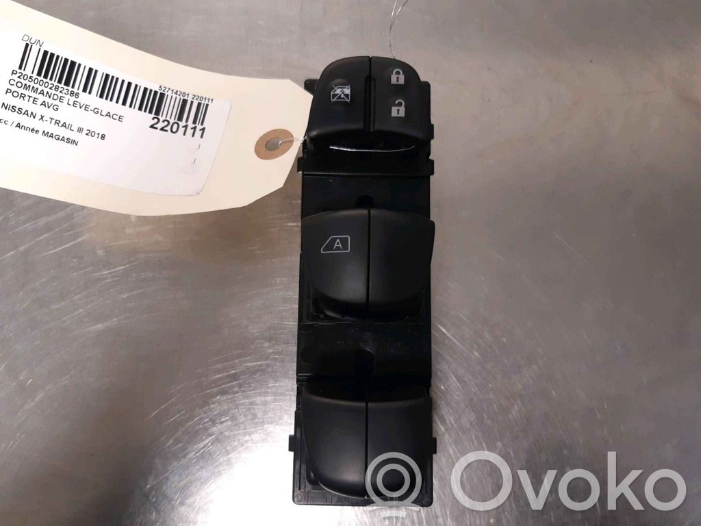 Nissan X-Trail T32 Electric window control switch 