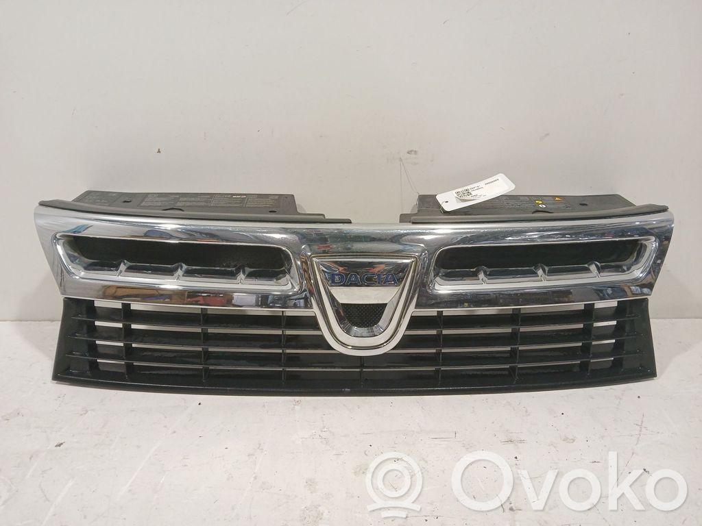Renault Dacia Duster Front bumper upper radiator grill 