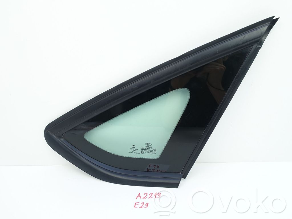 Front triangle window/glass   DS73F29700A
